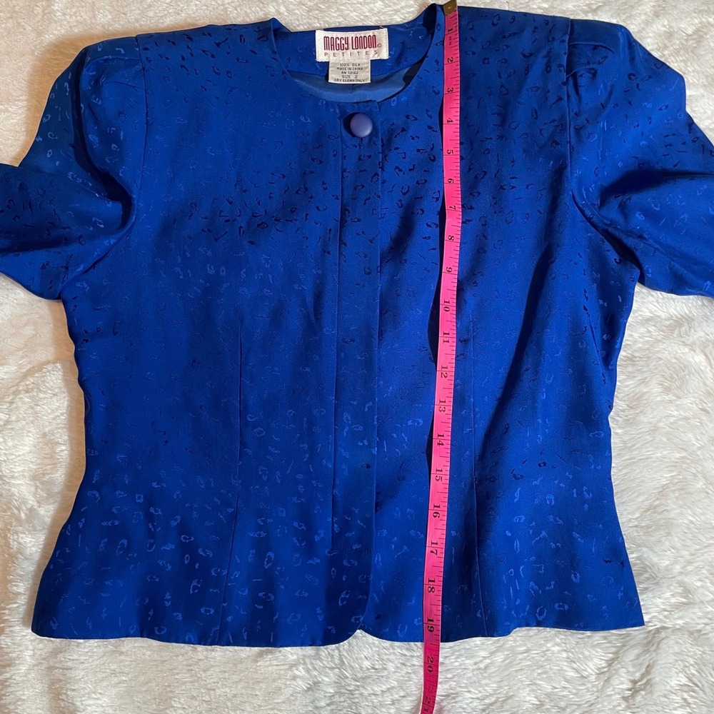 VTG Maggy London Petites Royal Blue 100% Silk Skirt Suit Set Size 2P
Co-ord Set - Picture 6 of 10